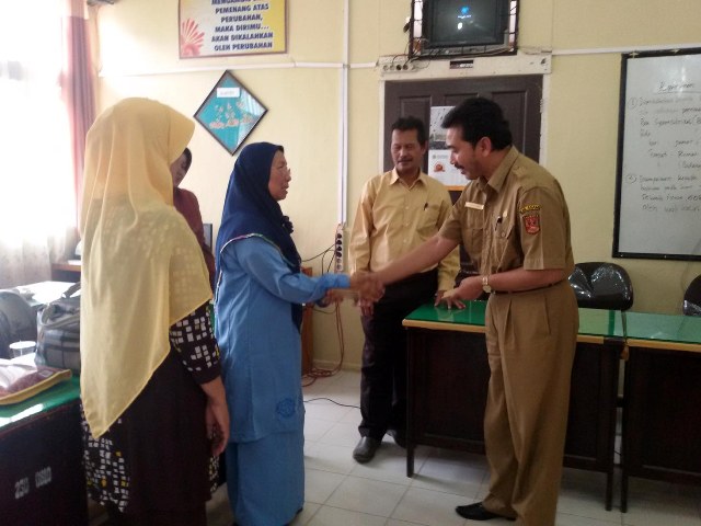 SMA N 1 Ampek Angkek Lepas Guru Ke Tanah Suci