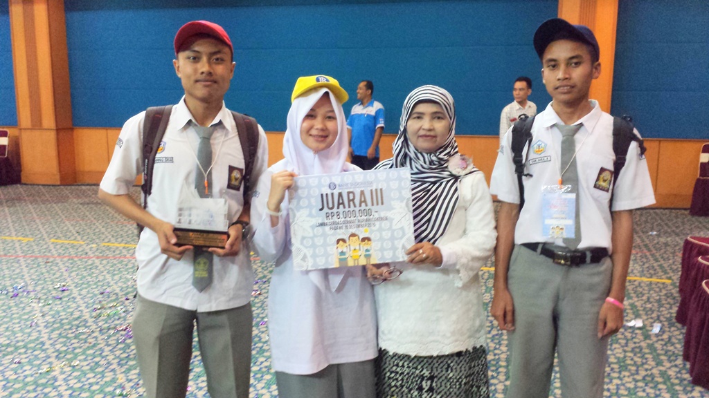 SMAN 1 Ampek Angkek raih Peringkat Ketiga Pada Lomba Cerdas Cermat Kebangksentralan tingkat SMA/ SMK se Propinsi Sumatera Barat Tahun 2015