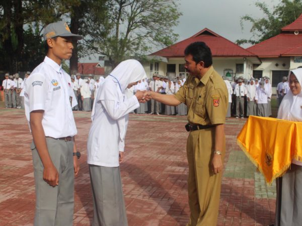 SMAN 1 Ampek Angkek membuka acara Masa Pengenalan Lingkungan Sekolah (MPLS)