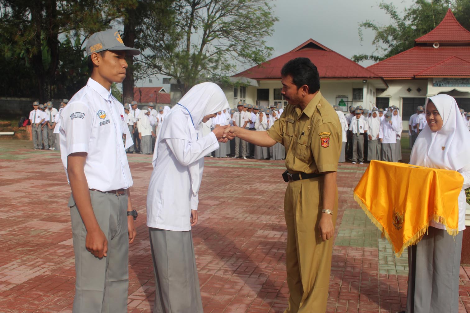 SMAN 1 Ampek Angkek membuka acara Masa Pengenalan Lingkungan Sekolah (MPLS)