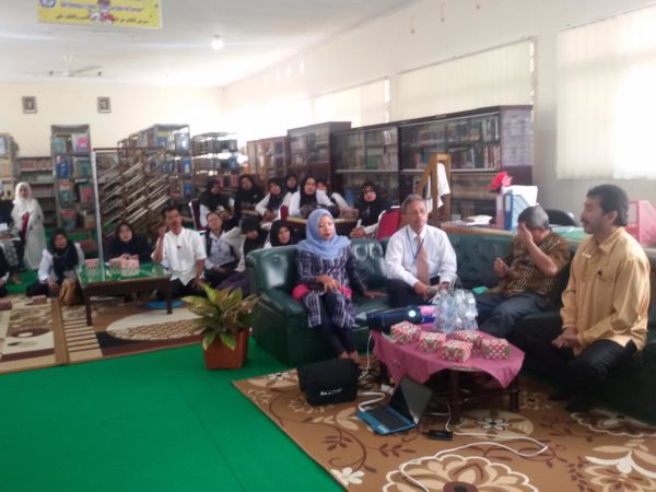 Peserta Diklat P4TK adakan Kunjungan ke Perpustakaan SMAN 1 Ampek Angkek