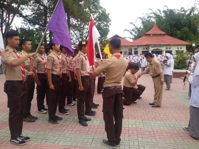 SMAN 1 Ampek Angkek Lantik Pramuka dan PMR
