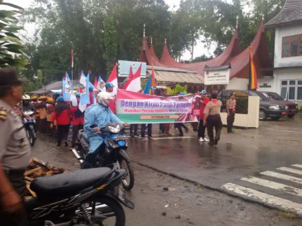 SMAN 1 Ampek Angkek ikuti Estapet Tunas Kelapa dan Khirab Panji Pramuka