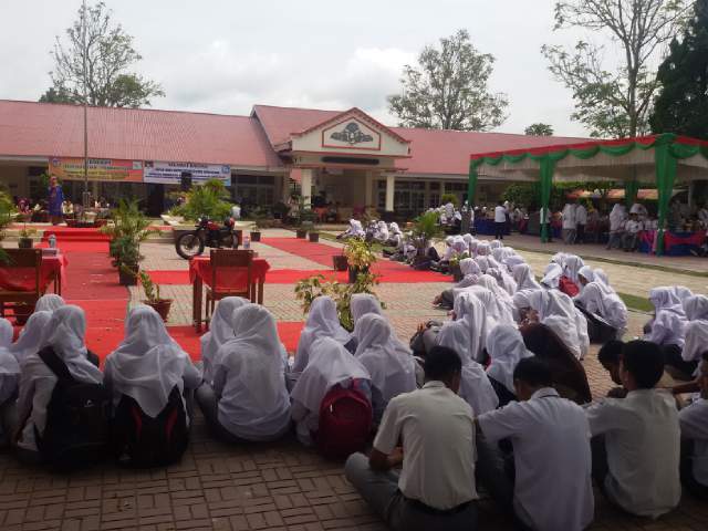 SMAN 1 Ampek Angkek adakan Lomba Fashion Show, Kuliner,Seni Kerajinan Tangan dan Daur Ulang Sampah