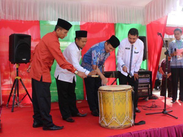 SMAN 1 Ampek Angkek adakan Lomba English Competetion dan Pra Oliempiade tingkat Se Sumatera Barat