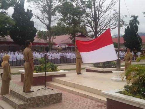 SMAN 1 Ampek Angkek Peringati HUT PGRI yang Ke 71