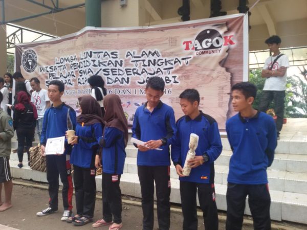 Pramuka SMANIVA  Raih juara Favorit pada Lomba Lintas Alam Wisata Tahun 2016 di Bukittinggi