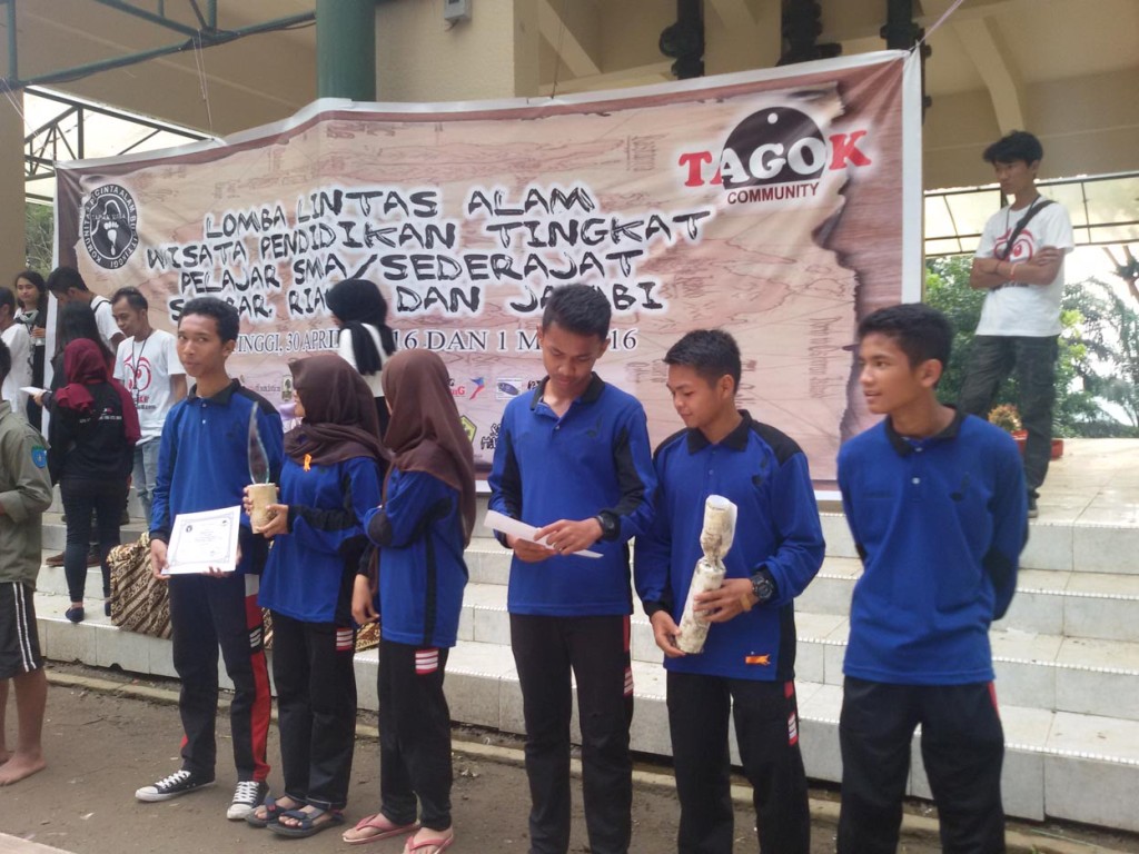Pramuka SMANIVA  Raih juara Favorit pada Lomba Lintas Alam Wisata Tahun 2016 di Bukittinggi
