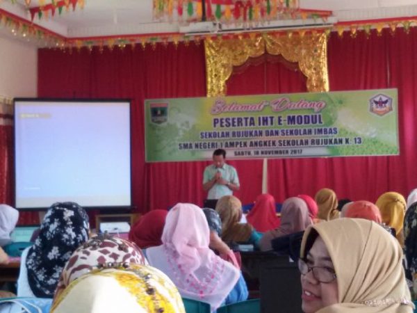 SMAN 1 Ampek Angkek adakan Pelatihan e-Modul