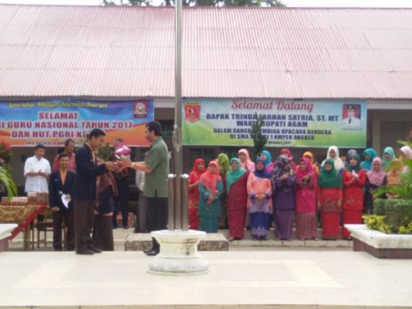SMAN 1 Ampek Angkek Peringati Hari Ulang Tahun  Guru yang Ke 72
