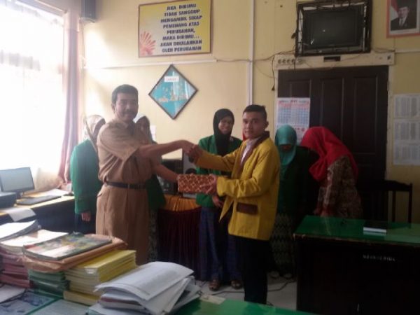 Mahasiswa PPL IAIN Bukittinggi Berpamitan dengan Majlis Guru SMAN 1 Ampek Angkek
