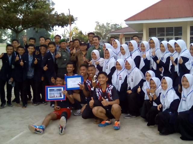 SMAN 1 Kec. Suliki Raih Juara Pertama Pada Open Turnamen Volly Ball SMANIVA CUP 1 Tahun 2017