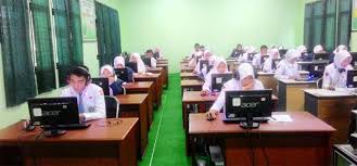 Ujian Pra-UNBK kelas XII dengan menggunakan CBT (Komputer) pada tanggal 12 s/d 17 Nov 2018