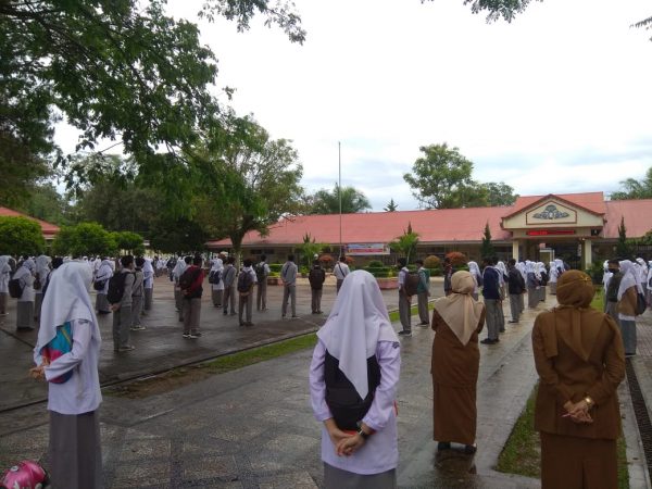 Kepala sekolah membuka secara resmi pembelajaran TP. 2020/2021