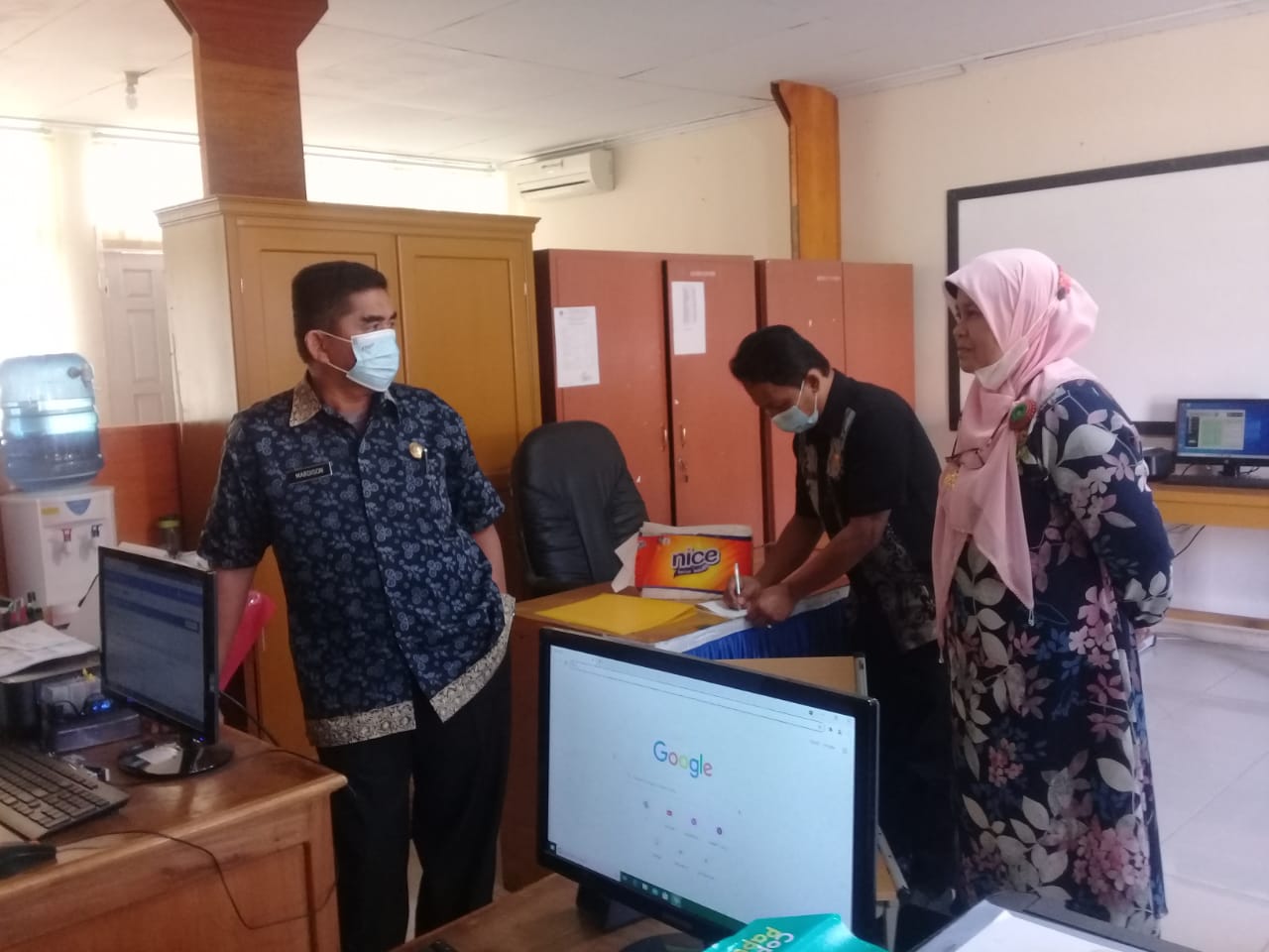 Kacabdin Wilayah I Tinjau Pelaksanaan PPDB Tahun Pelajaran 2021/2022  di SMAN 1 Ampek Angkek