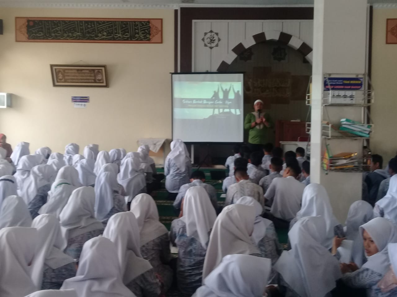SMAN 1 Ampek Angkek Mengadakan Muhassabah Siswa Kelas XII