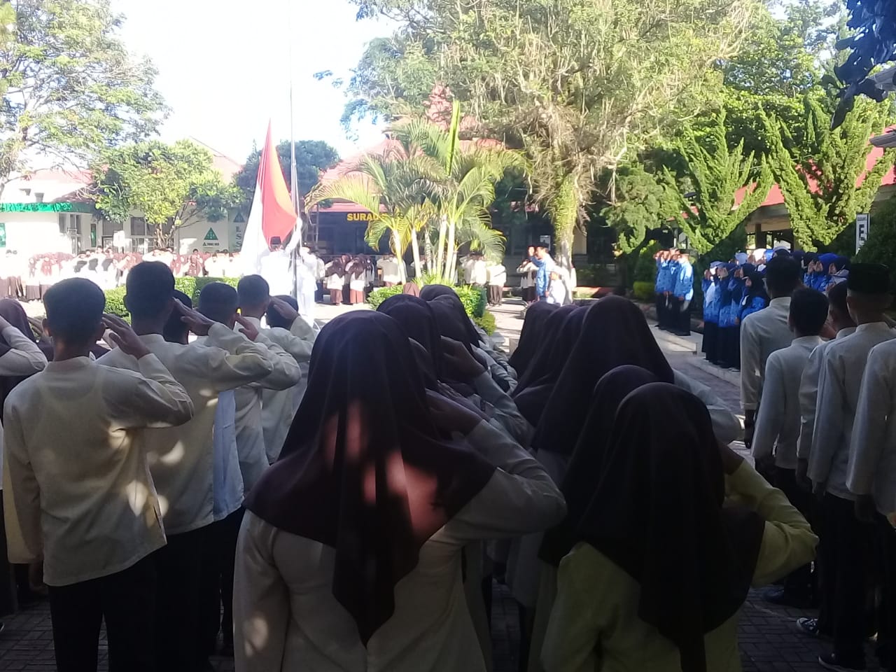 SMAN 1 Ampek Angkek Mengadakan Upacara Bendera Hari Pendidikan Nasional Tahun 2022