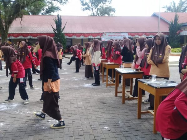 SMAN 1 Ampek Angkek Mengadakan Berbagai Lomba dalam Memeriahkan HUT RI yang ke-77