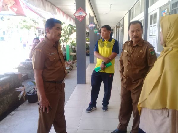 Kacabdin Wilayah I Tinjau Pelaksanaan Geladi Bersih ANBK dan KSN di SMAN 1 Ampek Angkek
