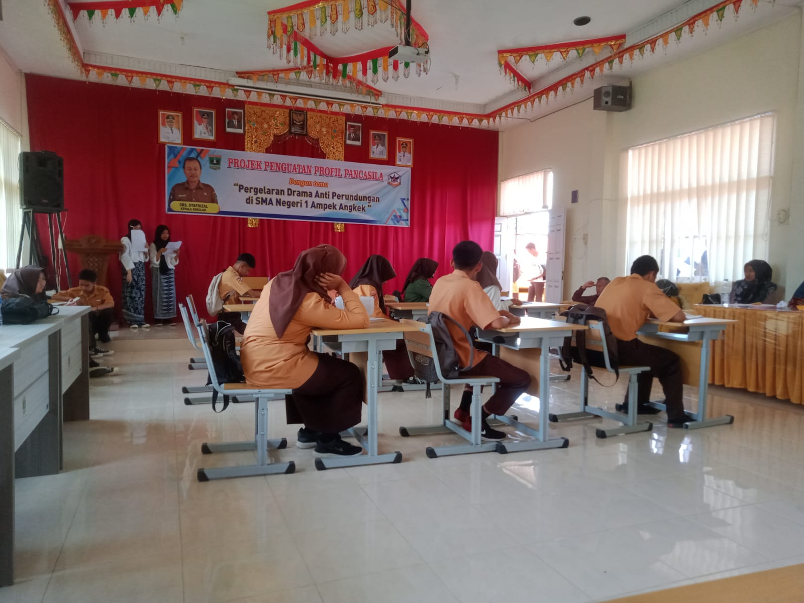 SMA Negeri 1 Ampek Angkek Melaksanakan Projek Penguatan Profil Pelajar Pancasila (P5) dengan tema Pergelaran Drama anti Perundungan