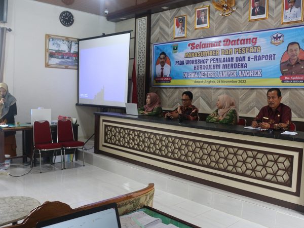 SMAN 1 Ampek Angkek Laksanakan Workhsop Penilaian dan e-Raport Kurikulum Merdeka