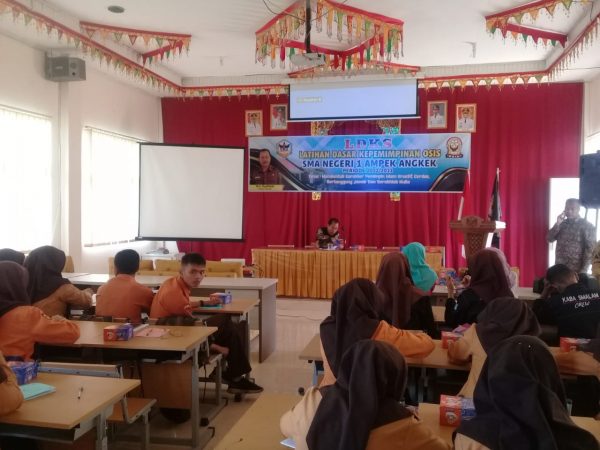 SMA Negeri 1 Ampek Angkek Melaksanakan Latihan Dasar Kepemimpinan Tahun 2022