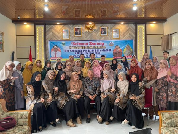 SMA Negeri 1 Ampek Angkek Melaksanakan Perpisahaan dengan Mahasiswa PPLK Universitas Negeri Padang TP. 2022/2023