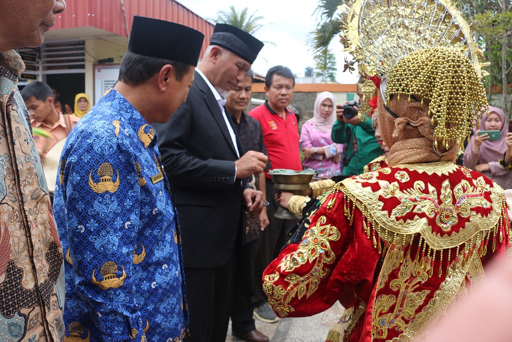 Gubernur Sumatera Barat Silaturrahmi ke SMAN 1 Ampek Angkek