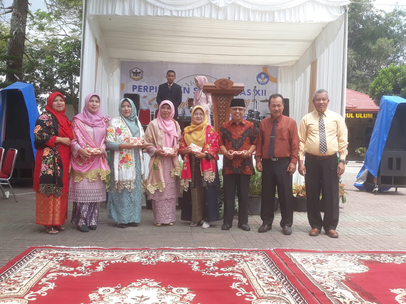 SMA Negeri 1 Ampek Angkek Gelar Perpisahaan Siswa Kelas XII TP. 2022/2023 dan Guru Purna Tugas