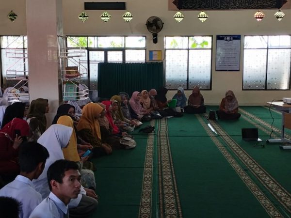Kepala Sekolah Menutup Secara Resmi Kegiatan Pesantren Ramadhan 1444 Hijriah