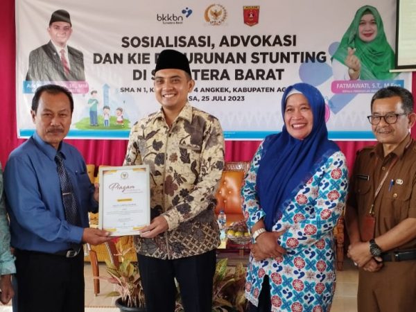 SMA Negeri 1 Ampek Angkek sebagai Tempat Penyelengara Sosialisasi,Advokasi dan KIE Penuruan Stanting di Sumatera Barat Khususnya di Kecamatan Ampek Angkek
