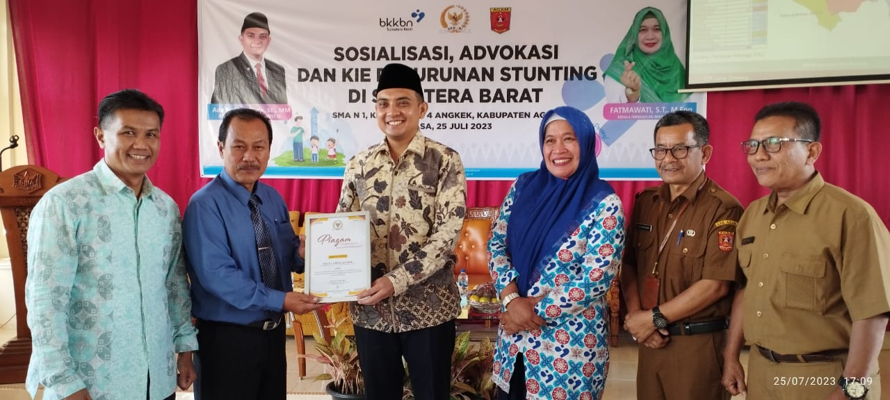 SMA Negeri 1 Ampek Angkek sebagai Tempat Penyelengara Sosialisasi,Advokasi dan KIE Penuruan Stanting di Sumatera Barat Khususnya di Kecamatan Ampek Angkek