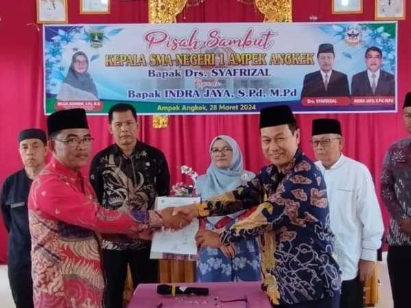 SMA Negeri 1 Ampek Angkek Melaksanakan Pisah Sambut Kepala Sekolah