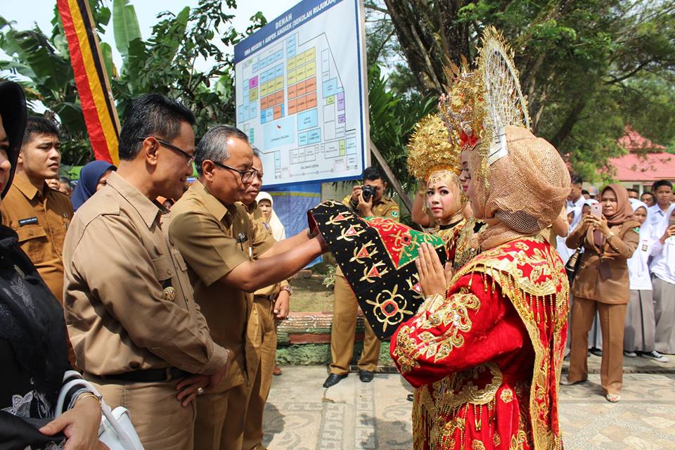 Tim Penilai Sekolah Sehat  Propinsi Sumatera Barat lakukan penilaian ke SMAN 1 Ampek Angkek