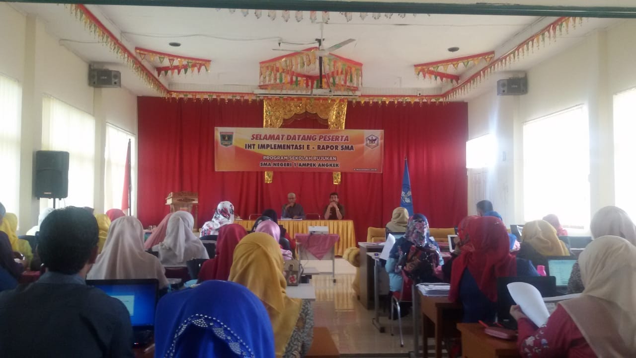SMAN 1 Ampek Angkek Mengadakan IHT Implementasi e-Rapor SMA