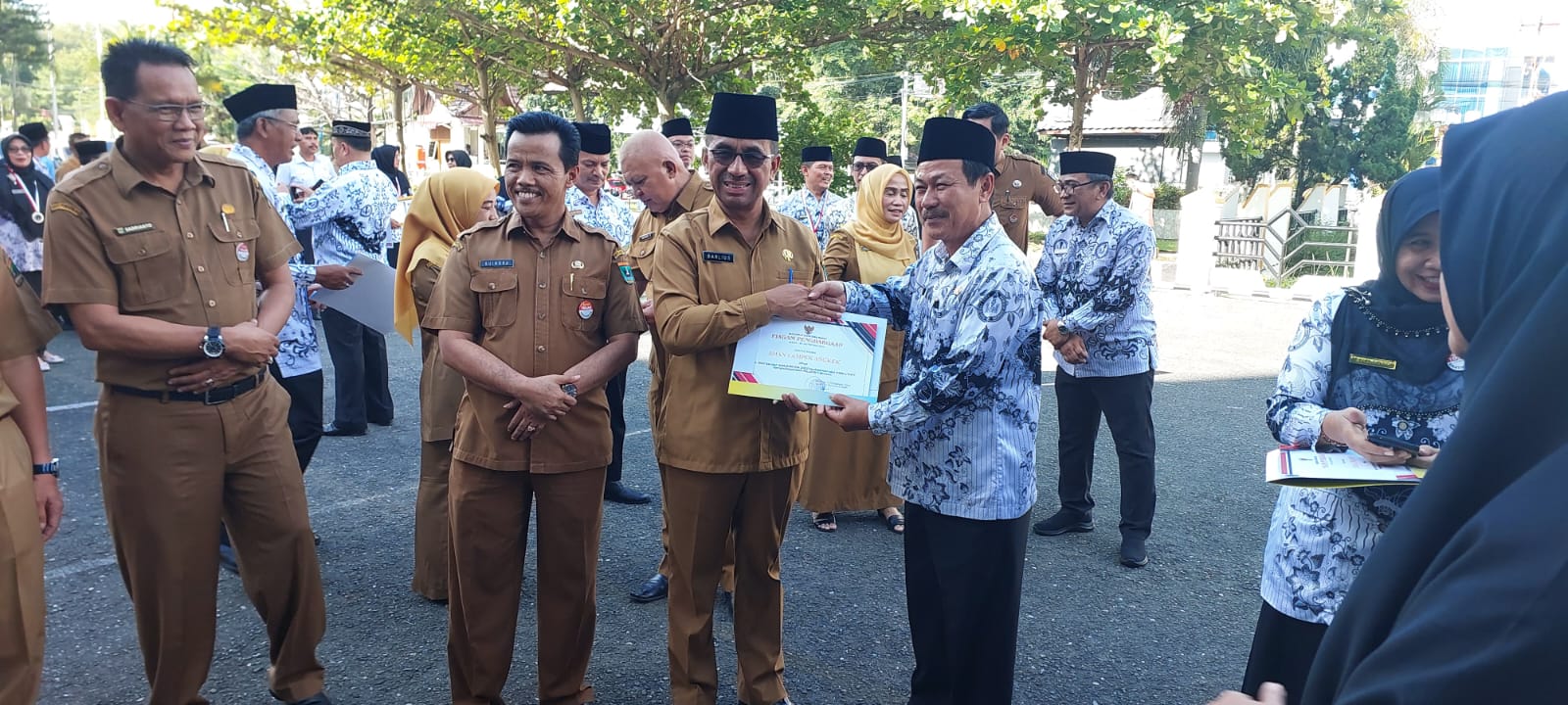 SMA Negeri 1 Ampek Angkek Pertahankan Raih Top 1000 UTBK tingkat Nasional oleh LTMPT SMA Negeri 1 Ampek Angkek Pertahankan Raih Top 1000 UTBK tingkat Nasional oleh LTMPT