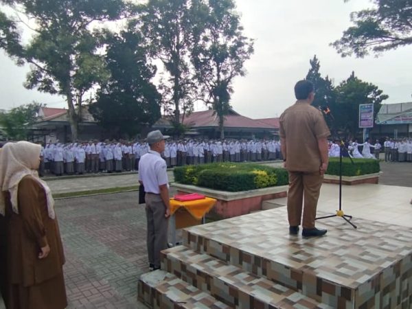 Kelas XII Menjadi  Pelaksana Upacara Terakhir sebelum Melaksanakan Ujian Satuan Pendidikan (USP) TP. 2025/2026