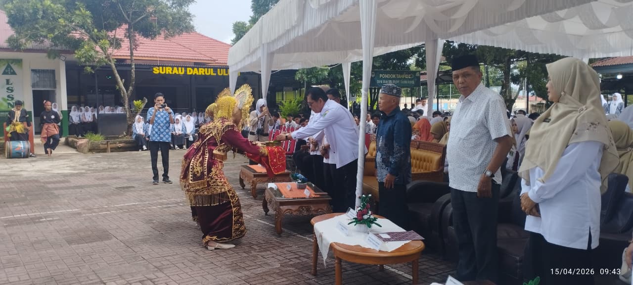 SMA Negeri 1 Ampek Angkek Melaksanakan Perpisahaan dengan Kelas XII TP. 2025/2026 dan Guru Purnatugas