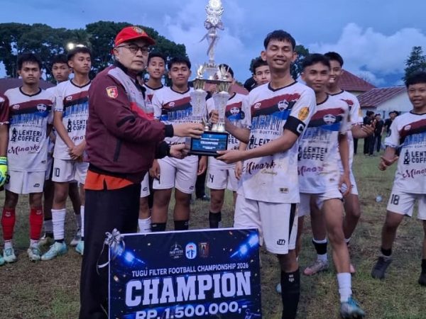 SMA Negeri 1 Ampek Angkek raih Juara Pada laga pertandingan sepak bola yang diadakan oleh Pemuda Tugu Filter Gadut
